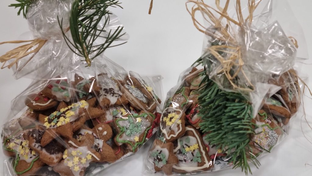 Świąteczne życzenia i&nbsp;pierniczki dla Społeczności DPS – u&nbsp;i&nbsp;ZOL – u